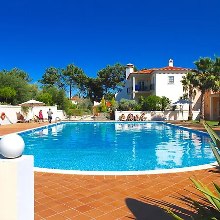 Casa Vermelho * Amoreira (Leiria)